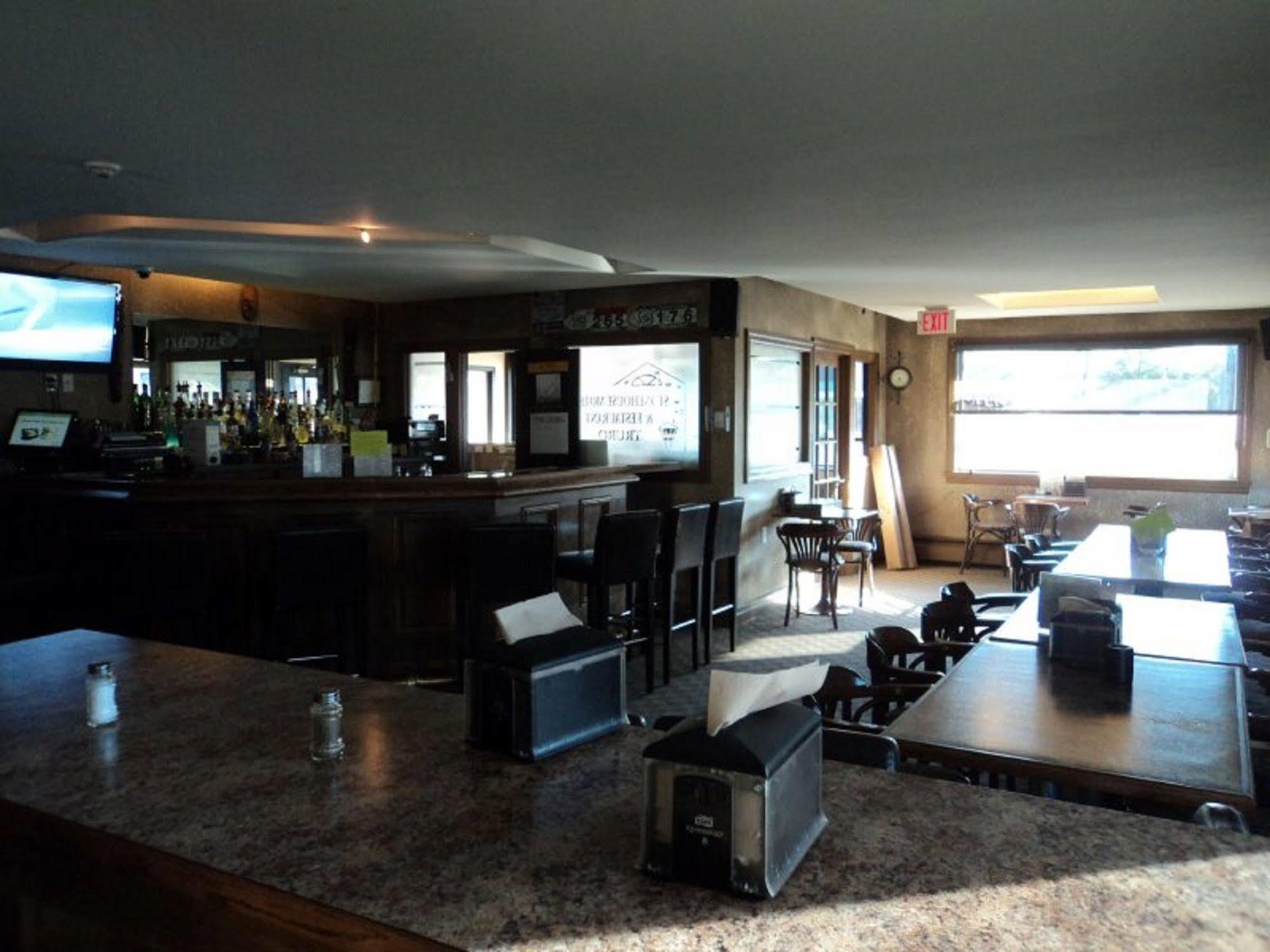 Stonehouse Motel And Restaurant Truro Exteriör bild