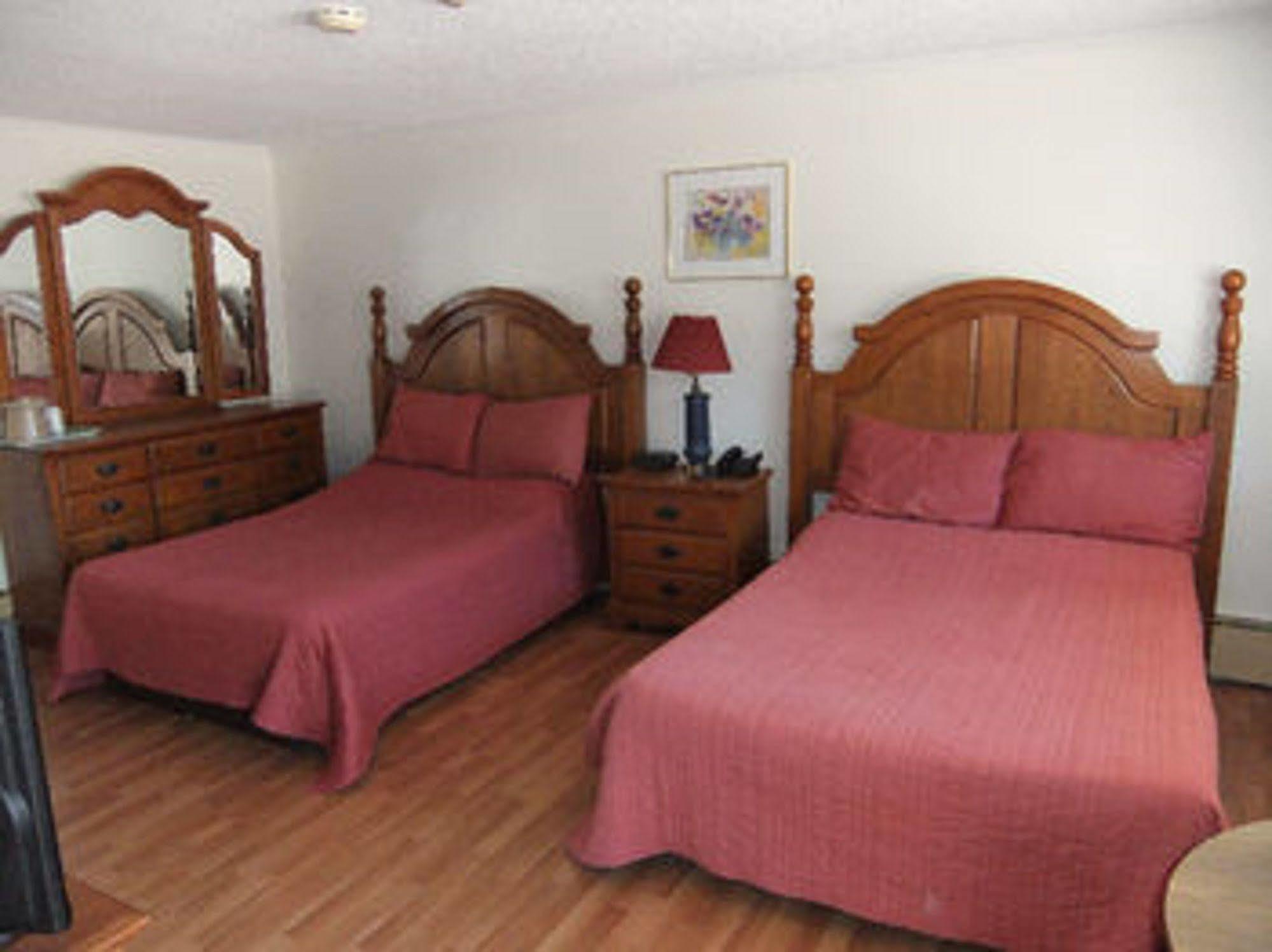 Stonehouse Motel And Restaurant Truro Exteriör bild